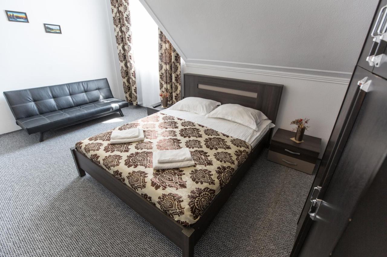 Panzio Status Appartement Hajdúszoboszló Buitenkant foto