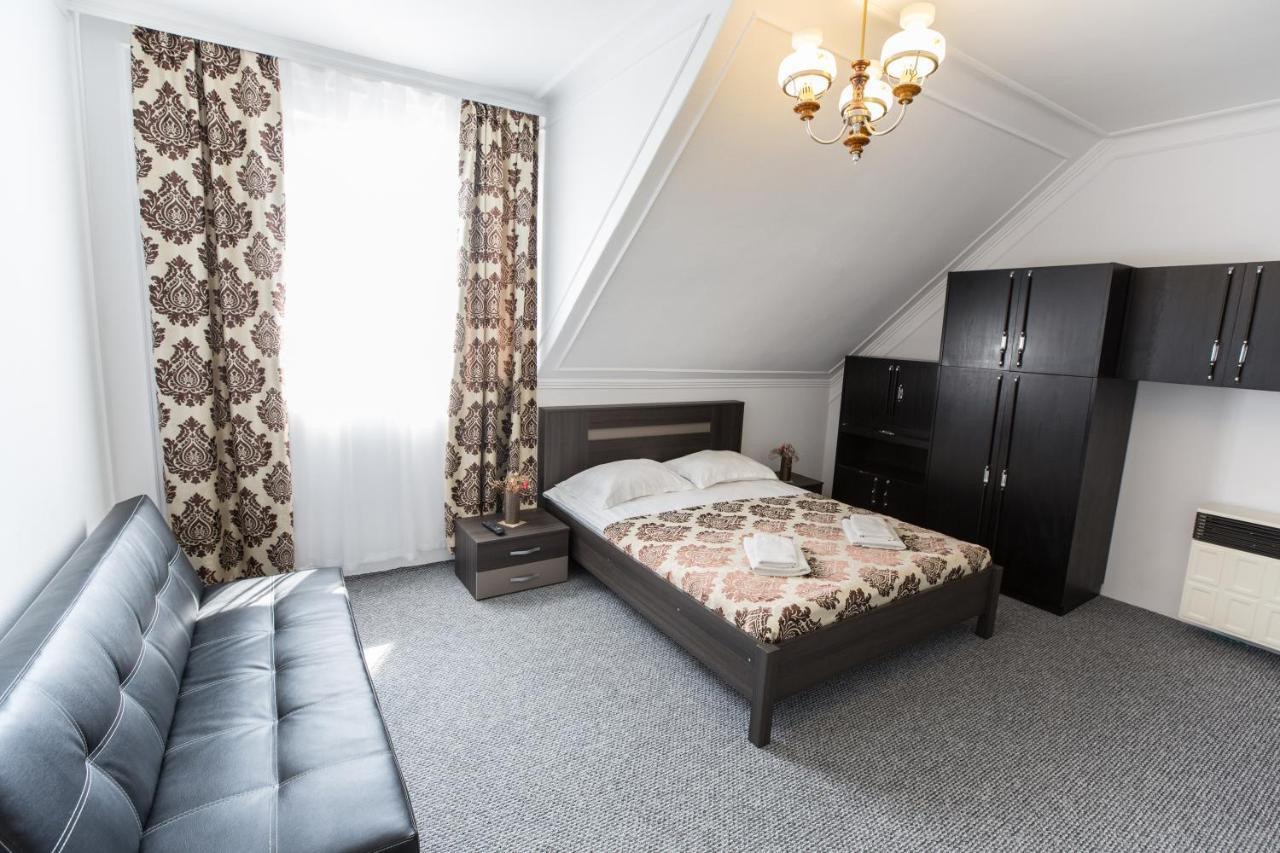 Panzio Status Appartement Hajdúszoboszló Buitenkant foto