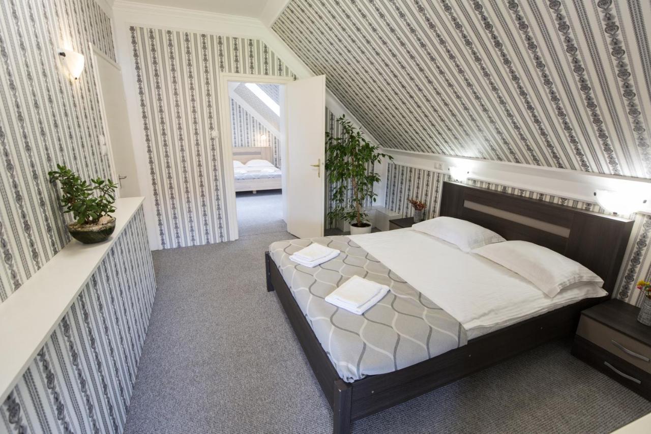 Panzio Status Appartement Hajdúszoboszló Buitenkant foto
