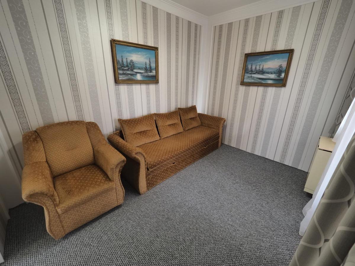Panzio Status Appartement Hajdúszoboszló Buitenkant foto