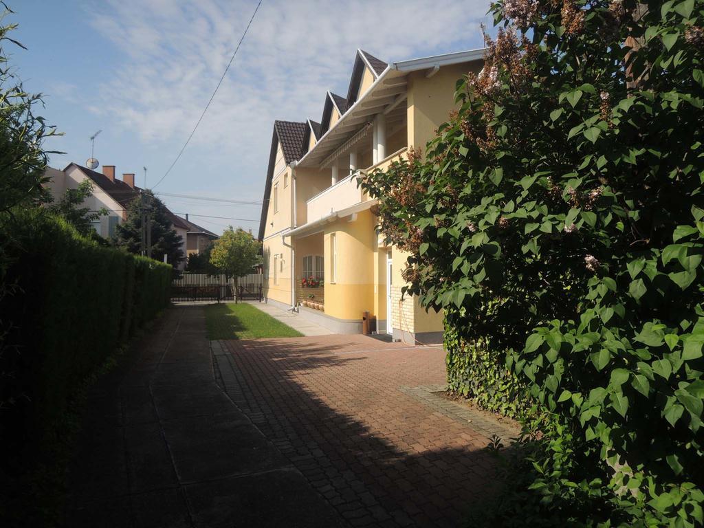 Panzio Status Appartement Hajdúszoboszló Buitenkant foto