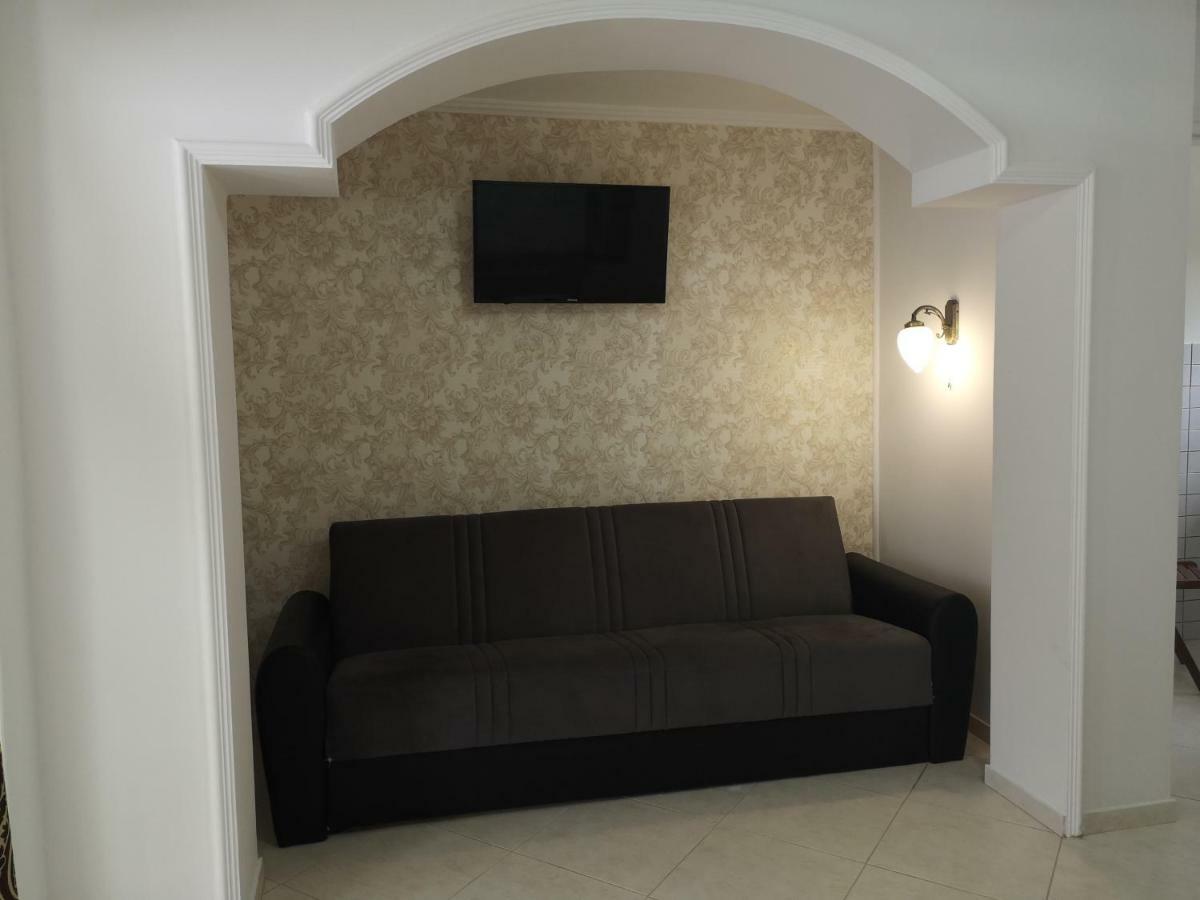 Panzio Status Appartement Hajdúszoboszló Buitenkant foto